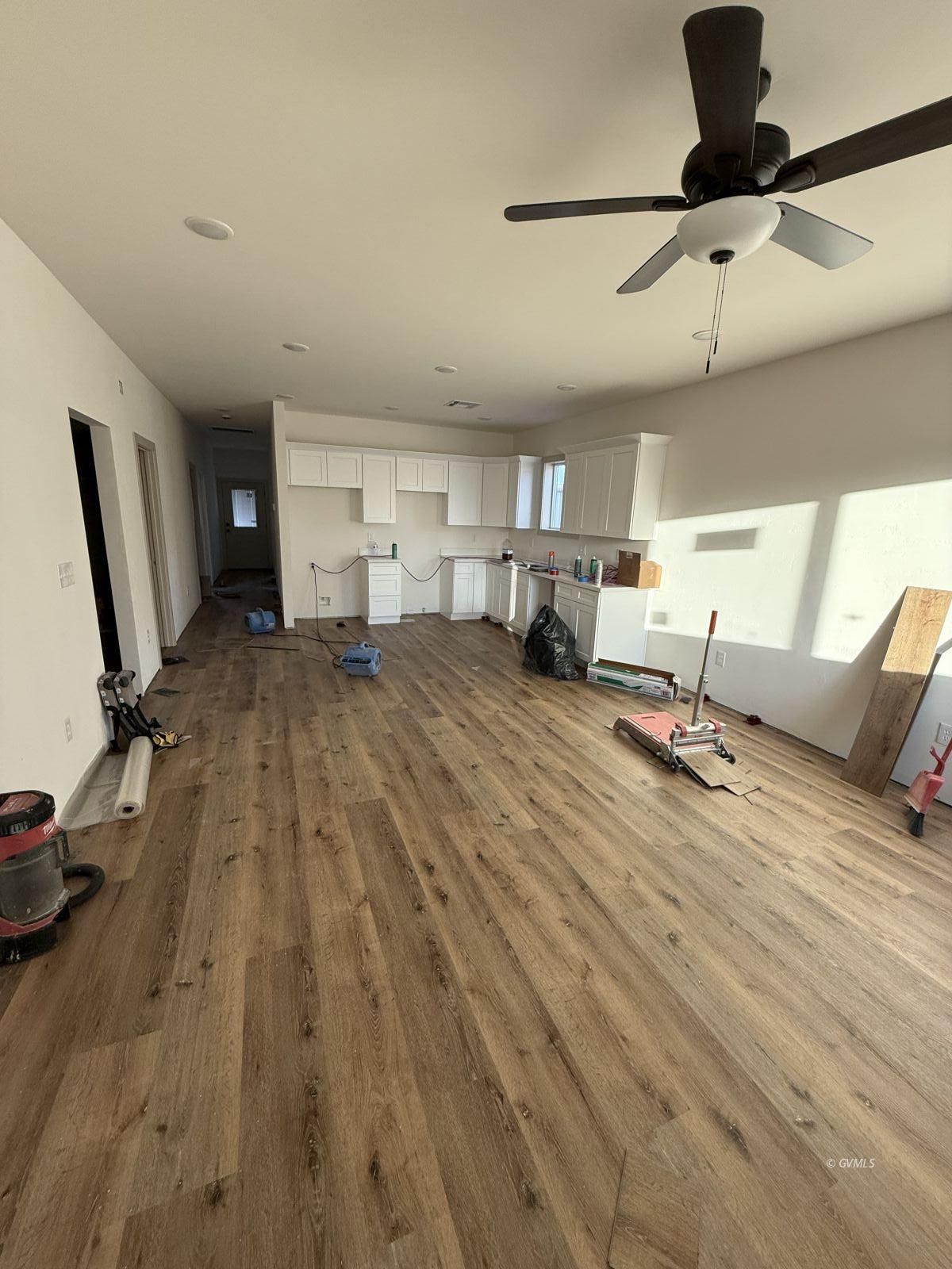 8467 S Navajo Dr
