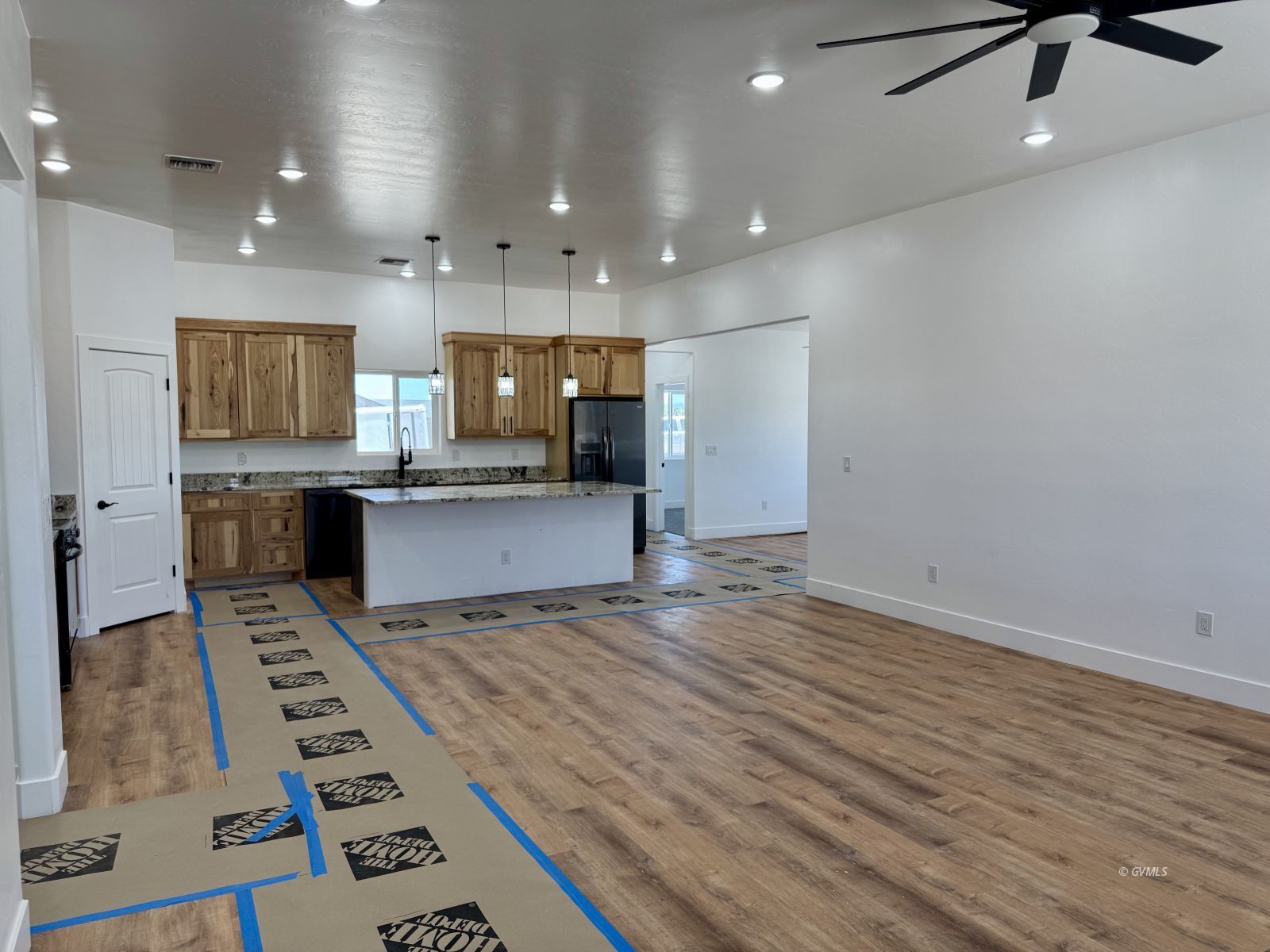 476 E Dakota Dr