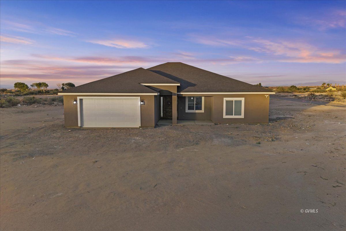 476 E Dakota Dr