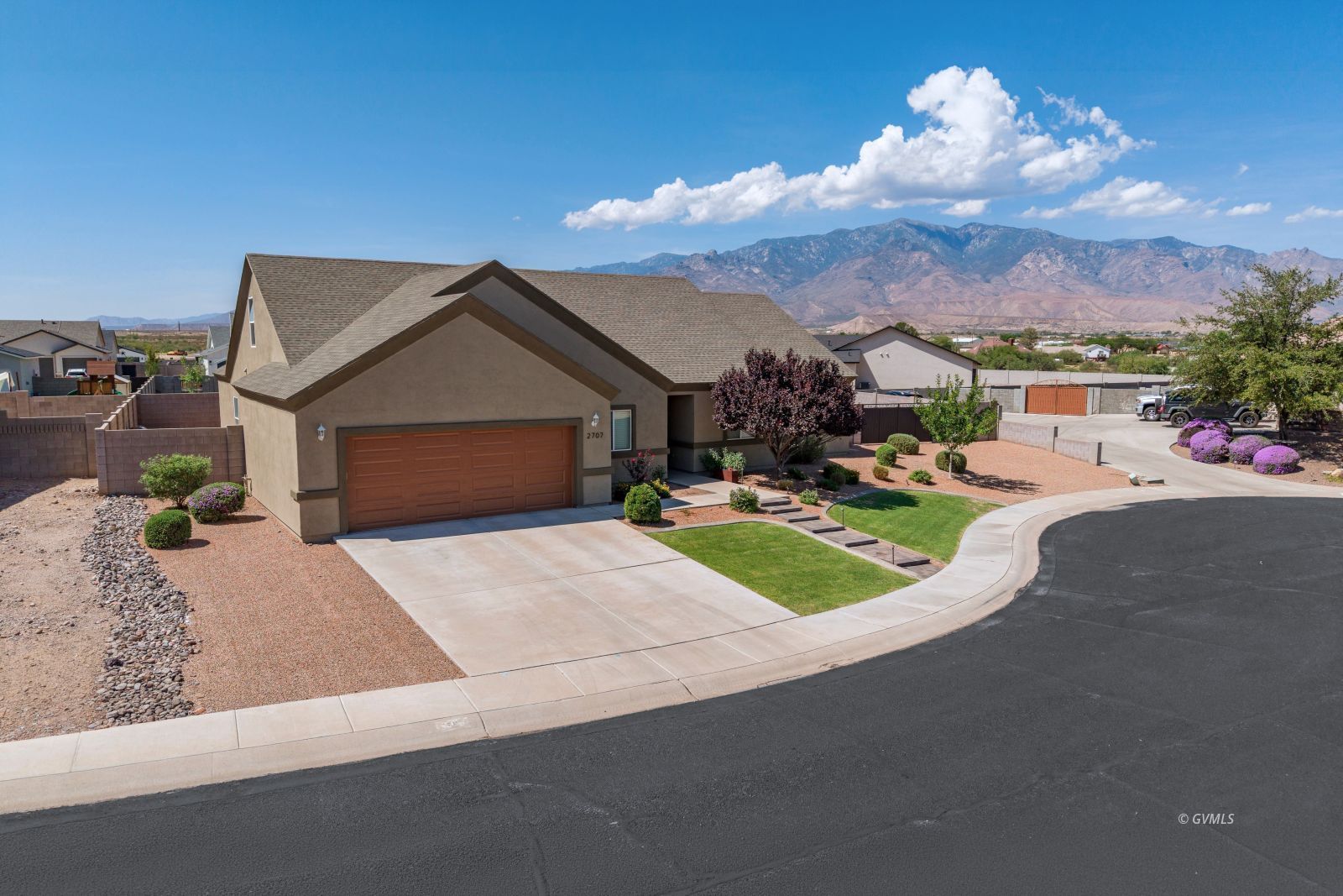 2707 N Bobwhite Ln