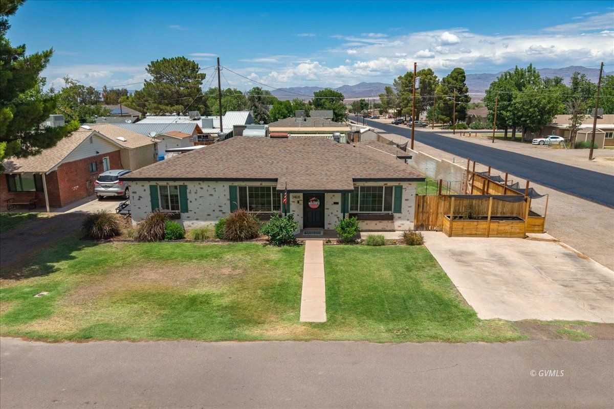 3408 W Circle Dr
