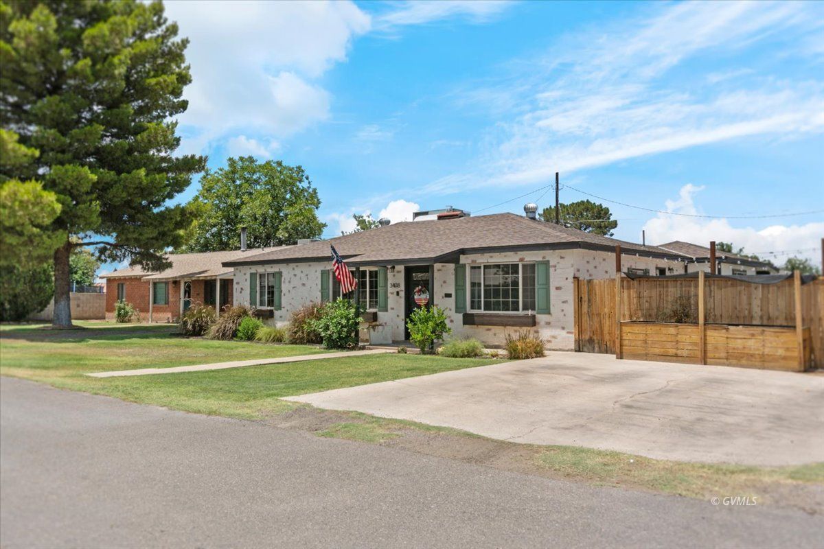 3408 W Circle Dr