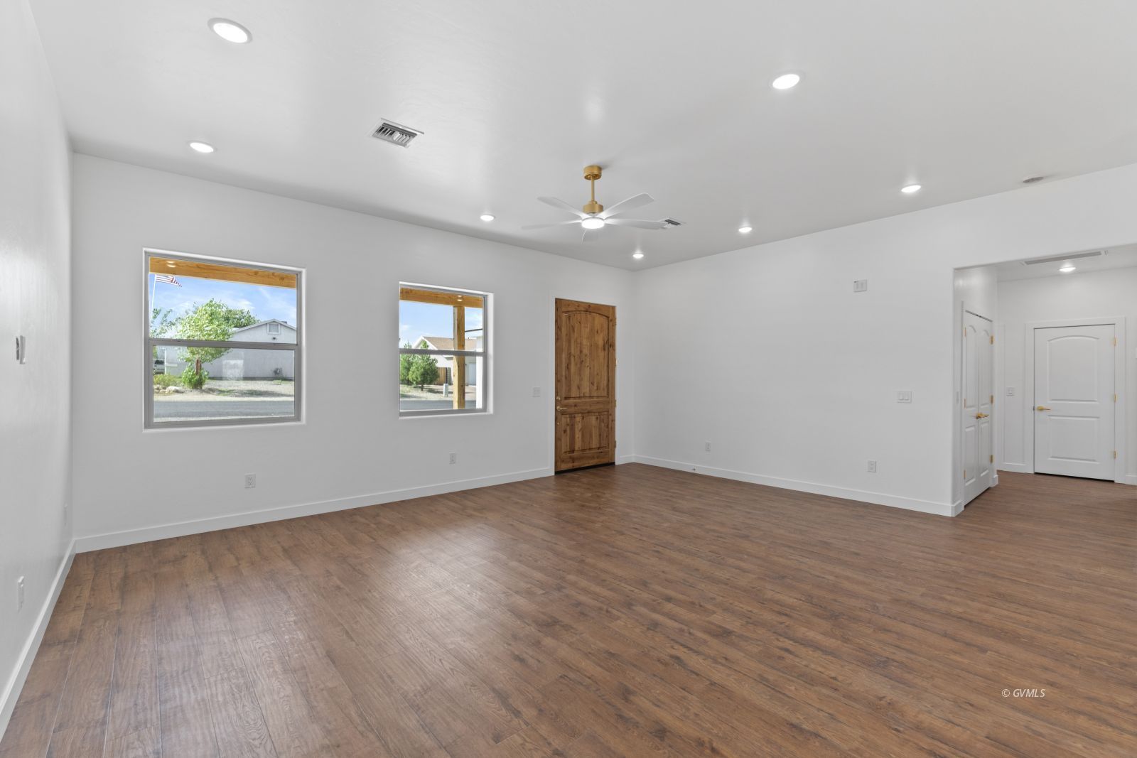 8495 S Navajo Dr