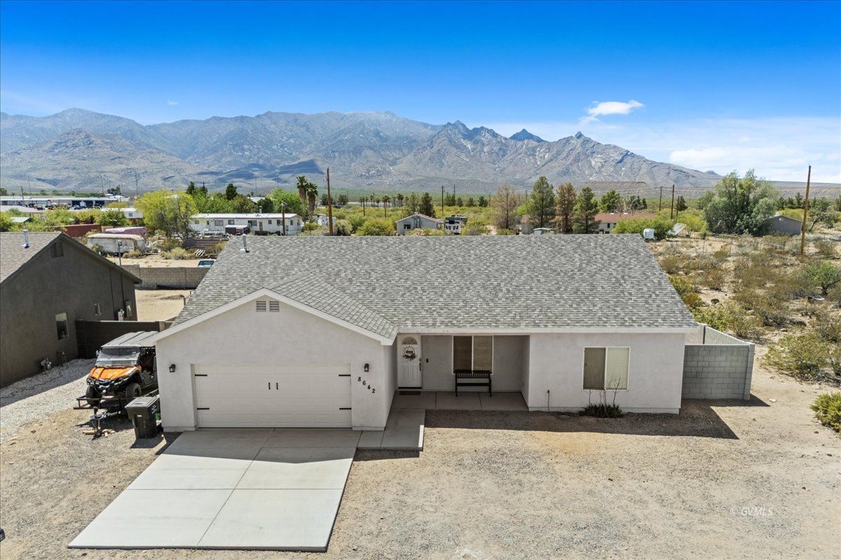 8642 S Apache Dr