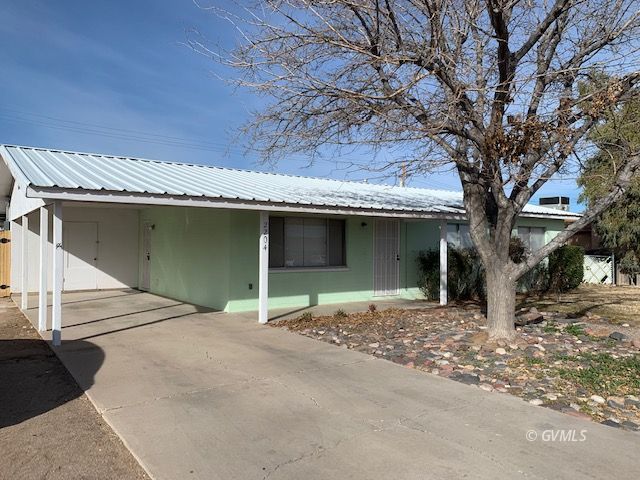 2204 S 10th Ave