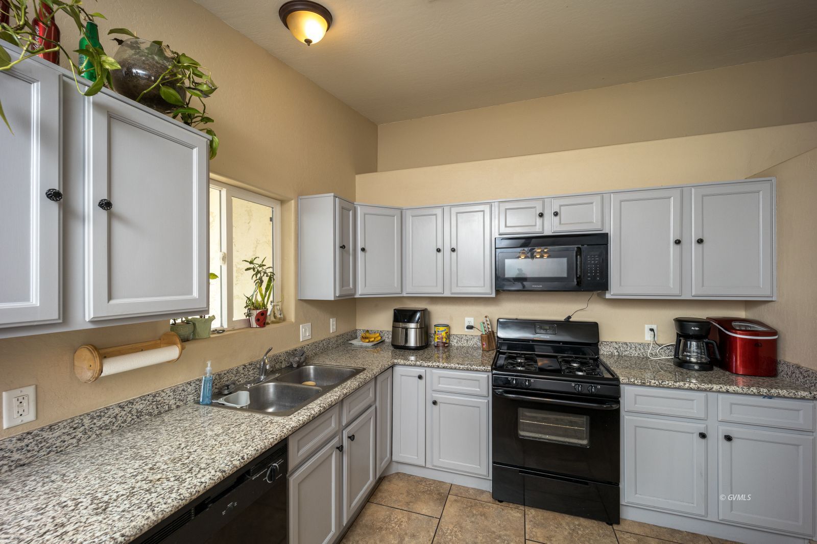 635 W Keisha Ln