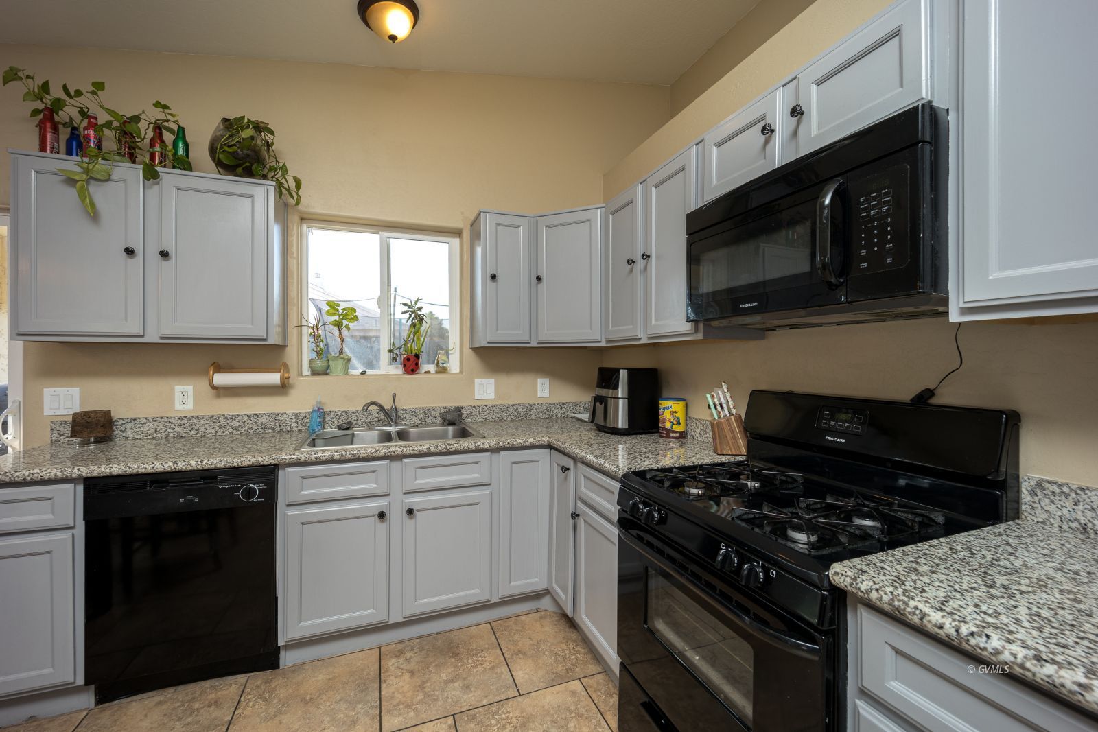 635 W Keisha Ln