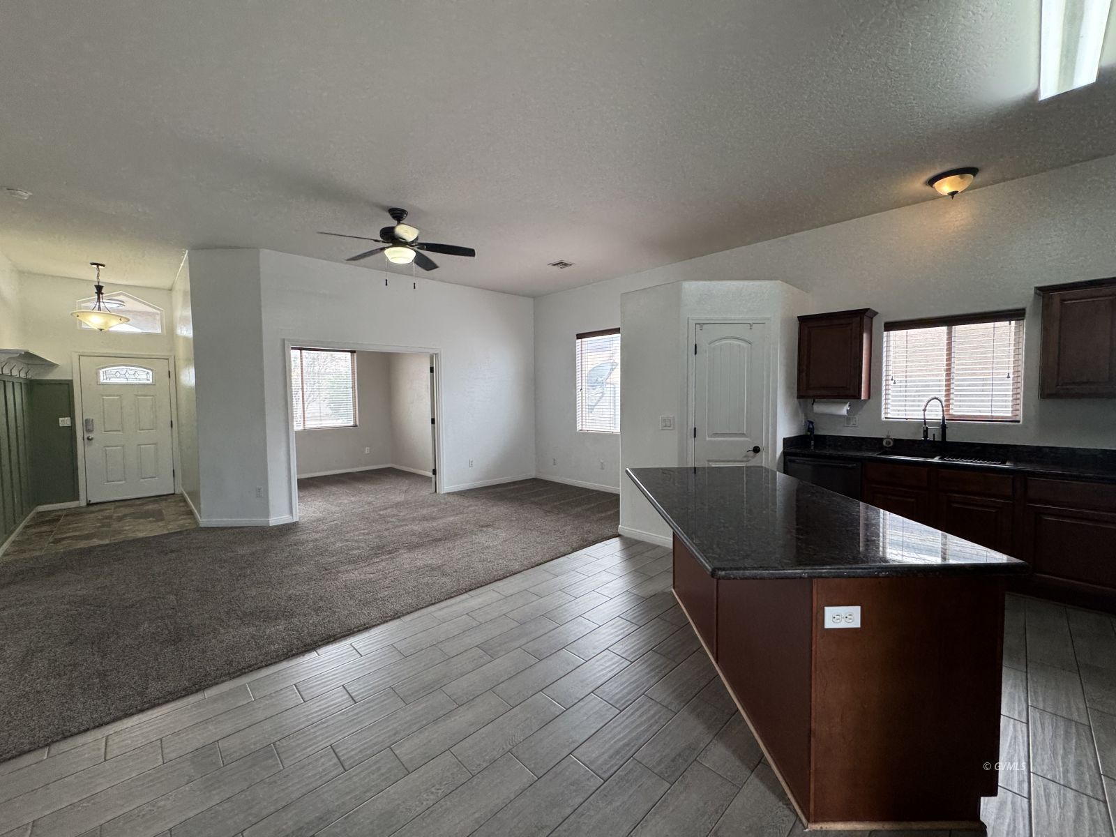 550 W Burrell Ln