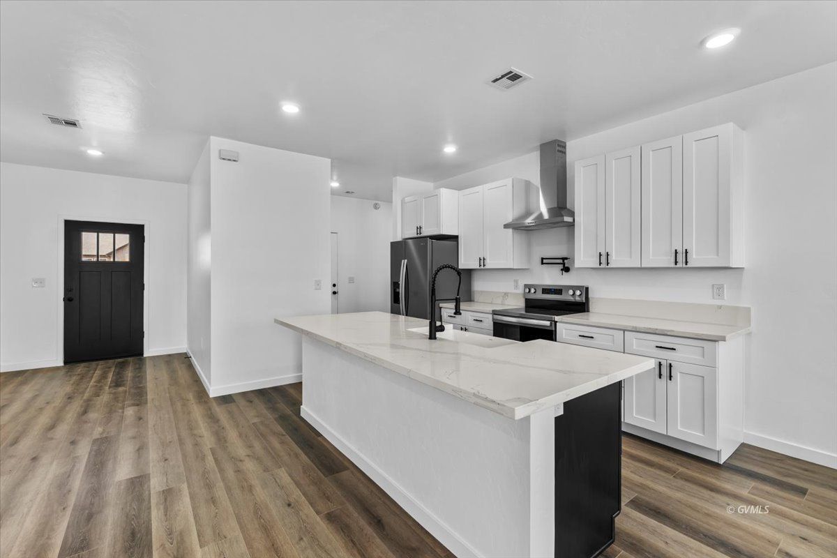 2901 W Johnny Dr