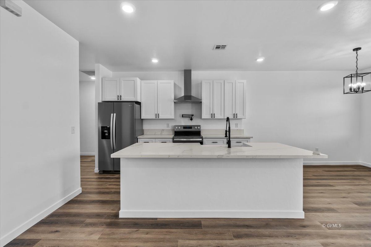 2901 W Johnny Dr