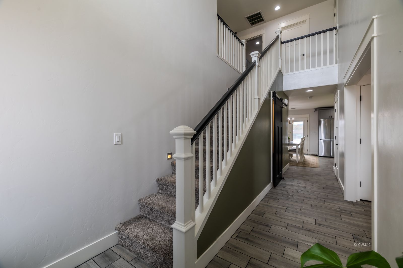 3941 W Valley View Rd