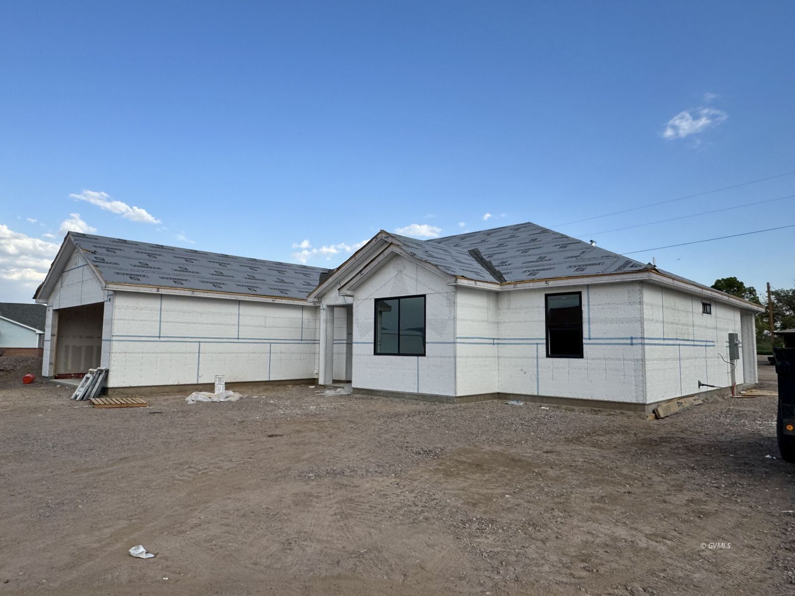 315 E 24th Place