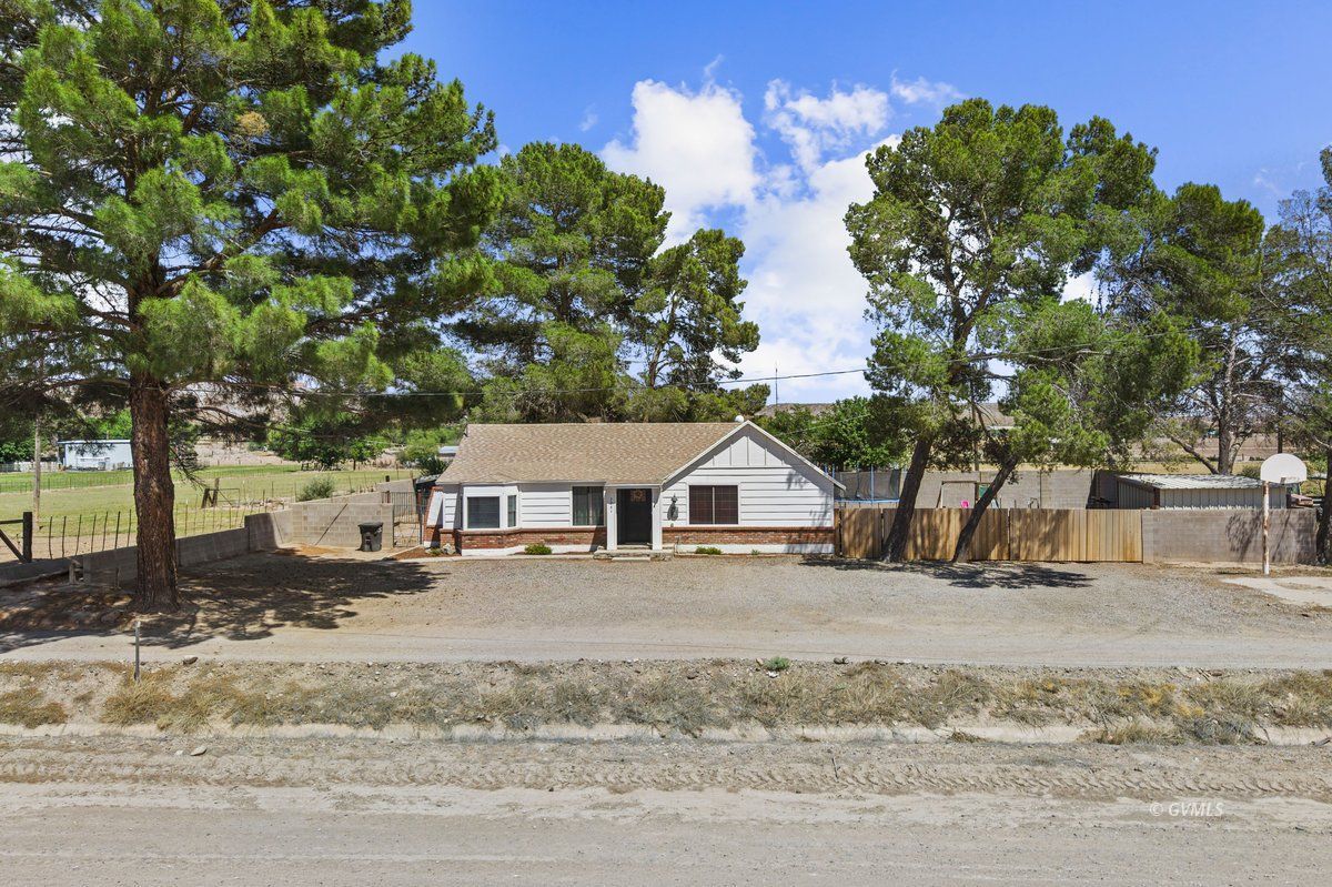 3261 N Reed Ln