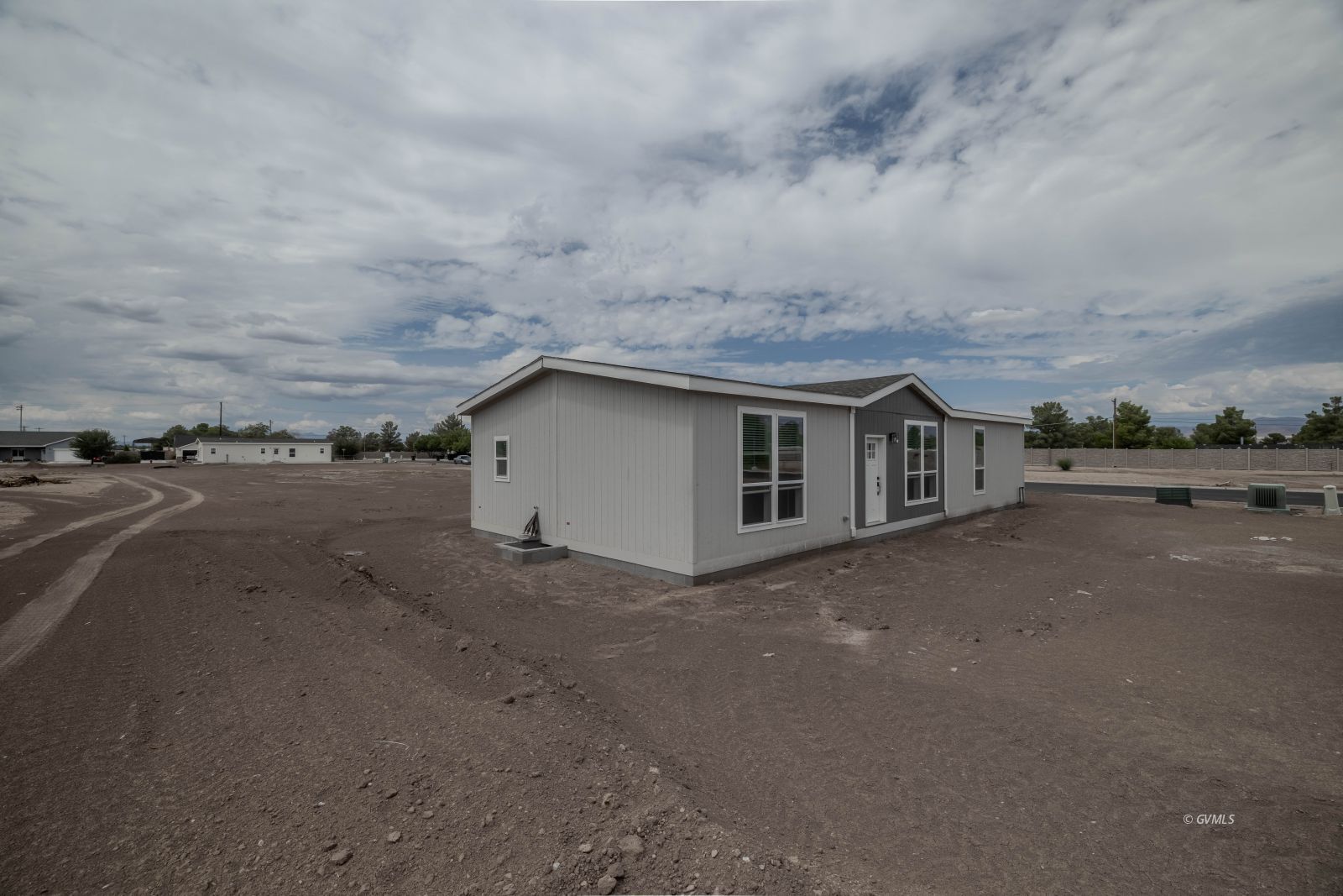 1565 W Cobblestone Dr