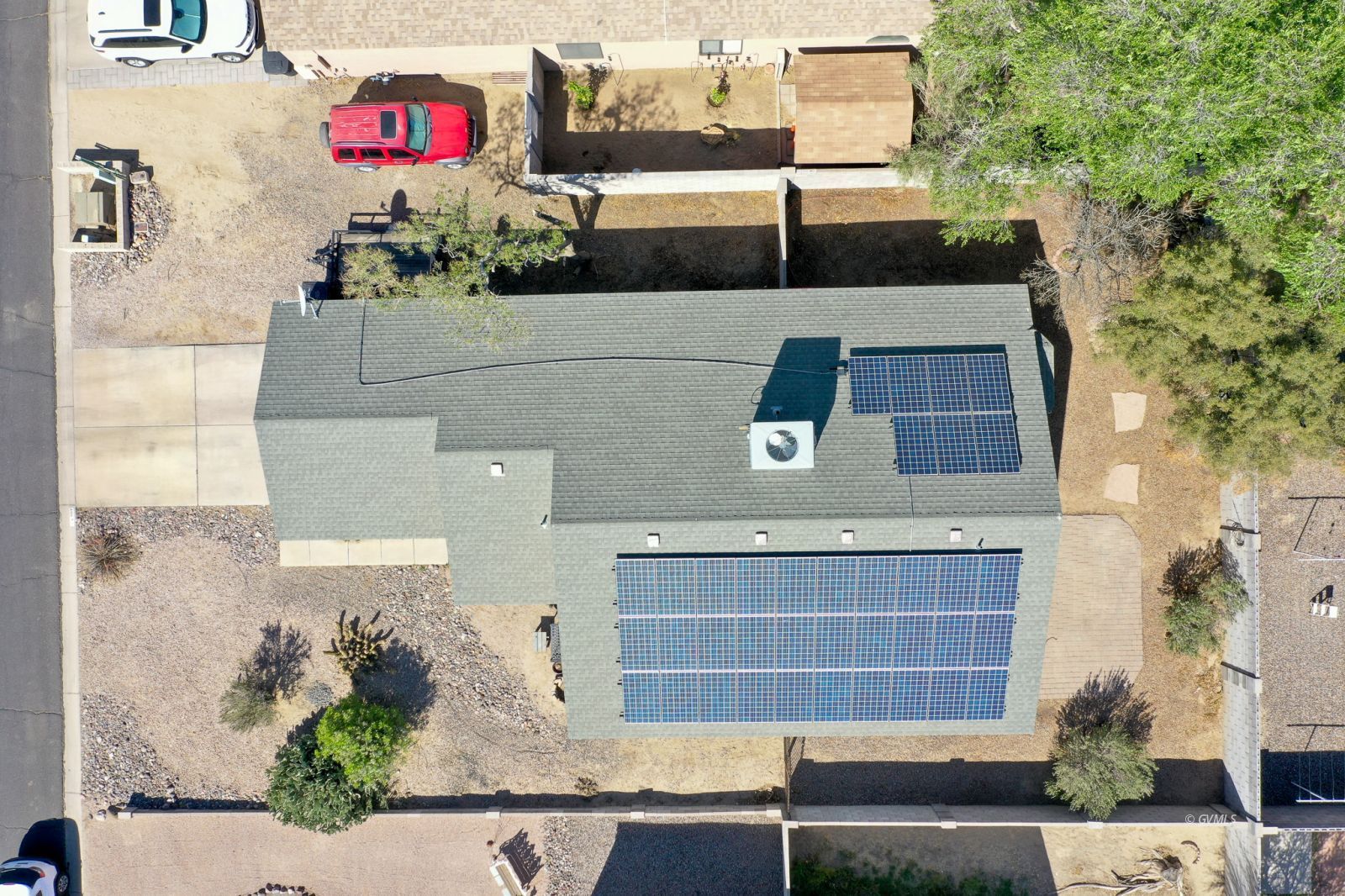 490 W 24th St