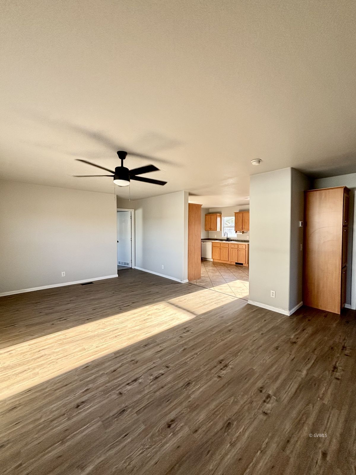 3227 W Mullins Ln