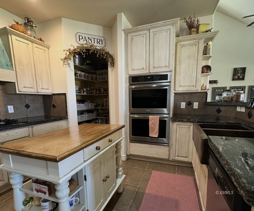 4812 W Abbey Road Rd