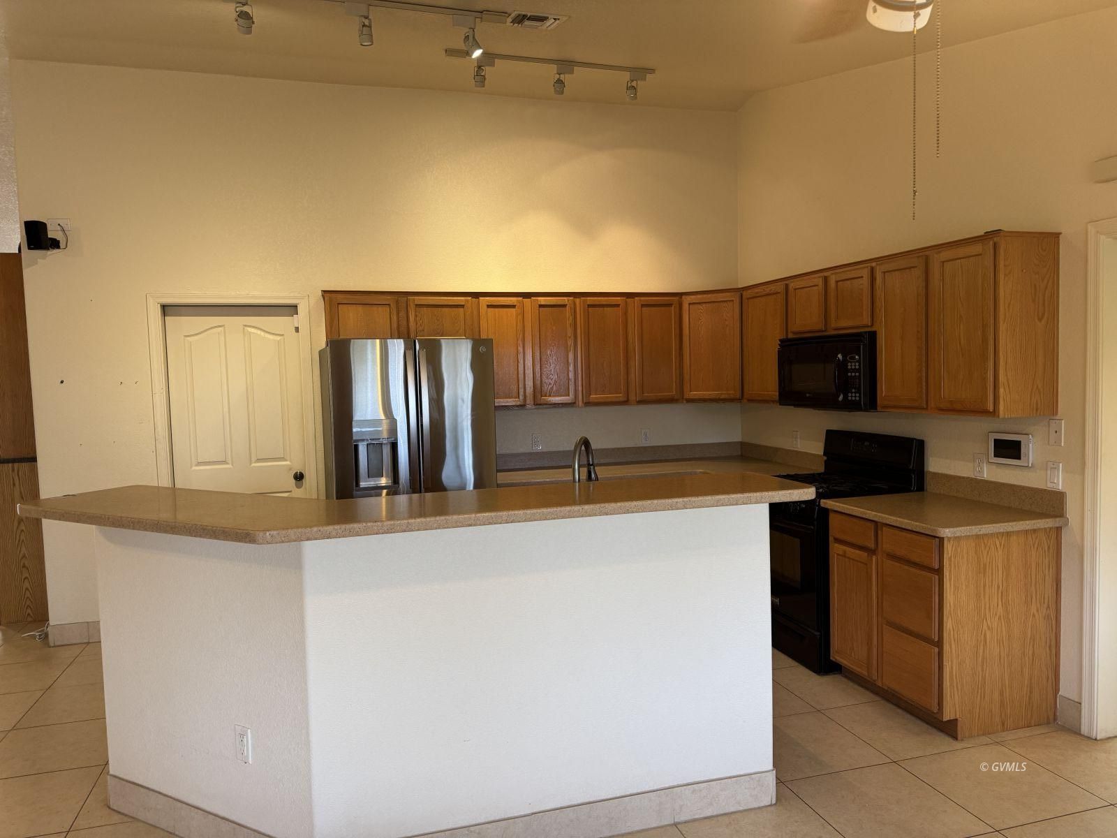 1551 S Mockingbird Loop