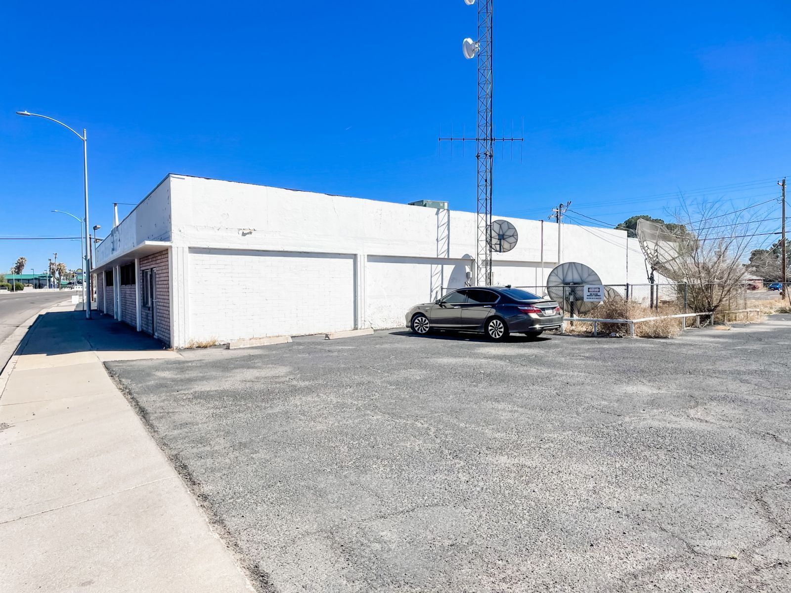 301 E US Hwy 70