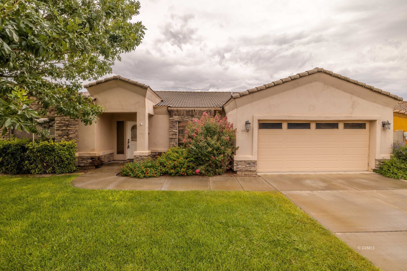 1512 N Cota Ln