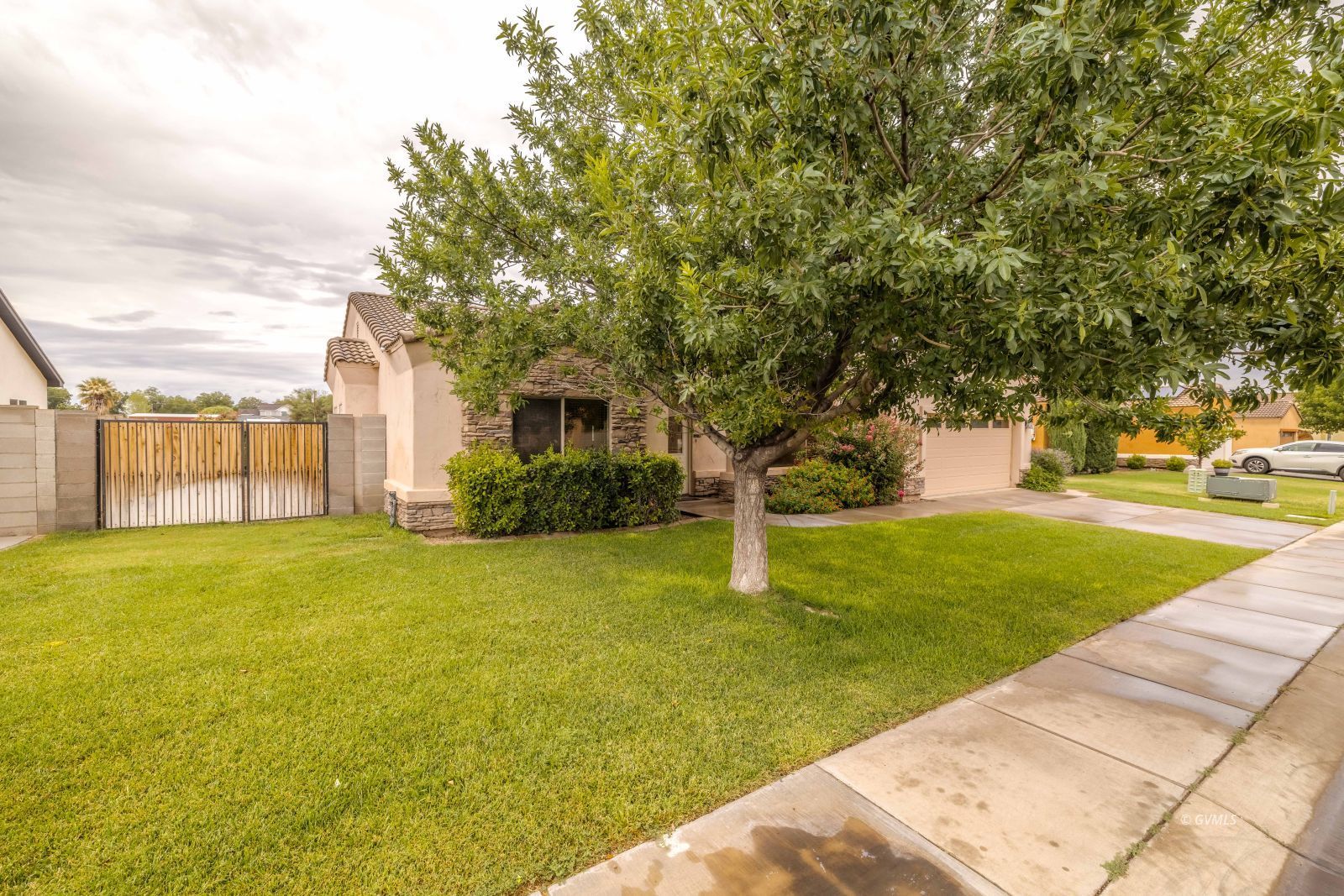 1512 N Cota Ln