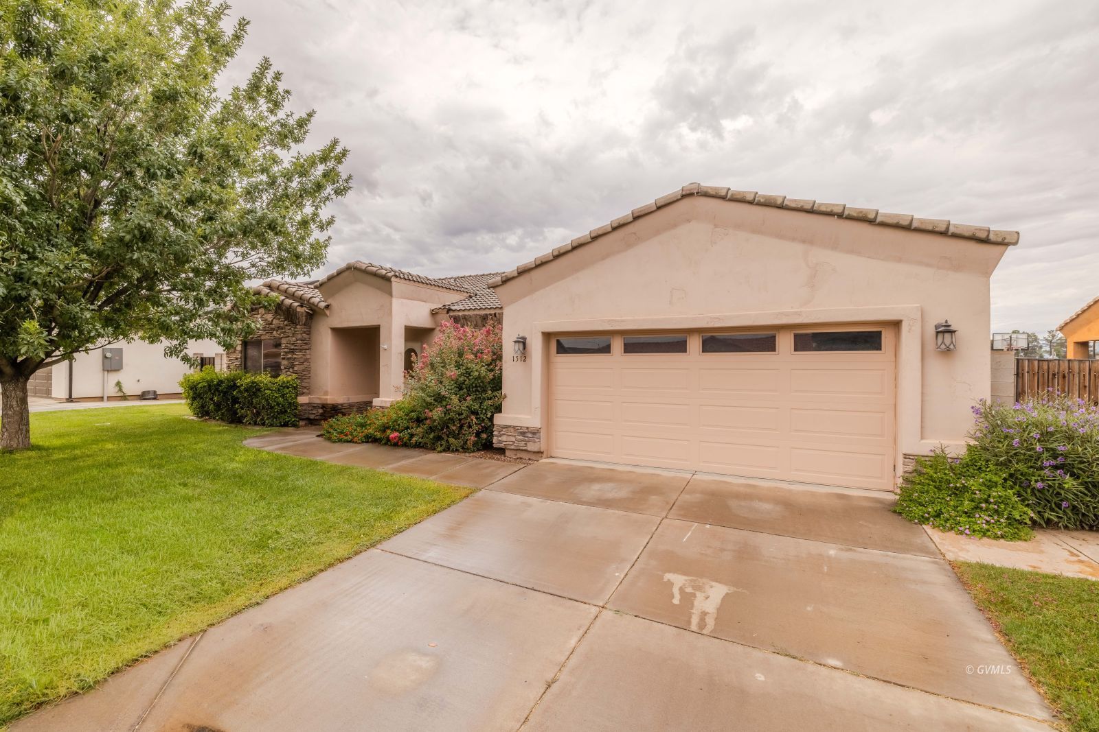 1512 N Cota Ln