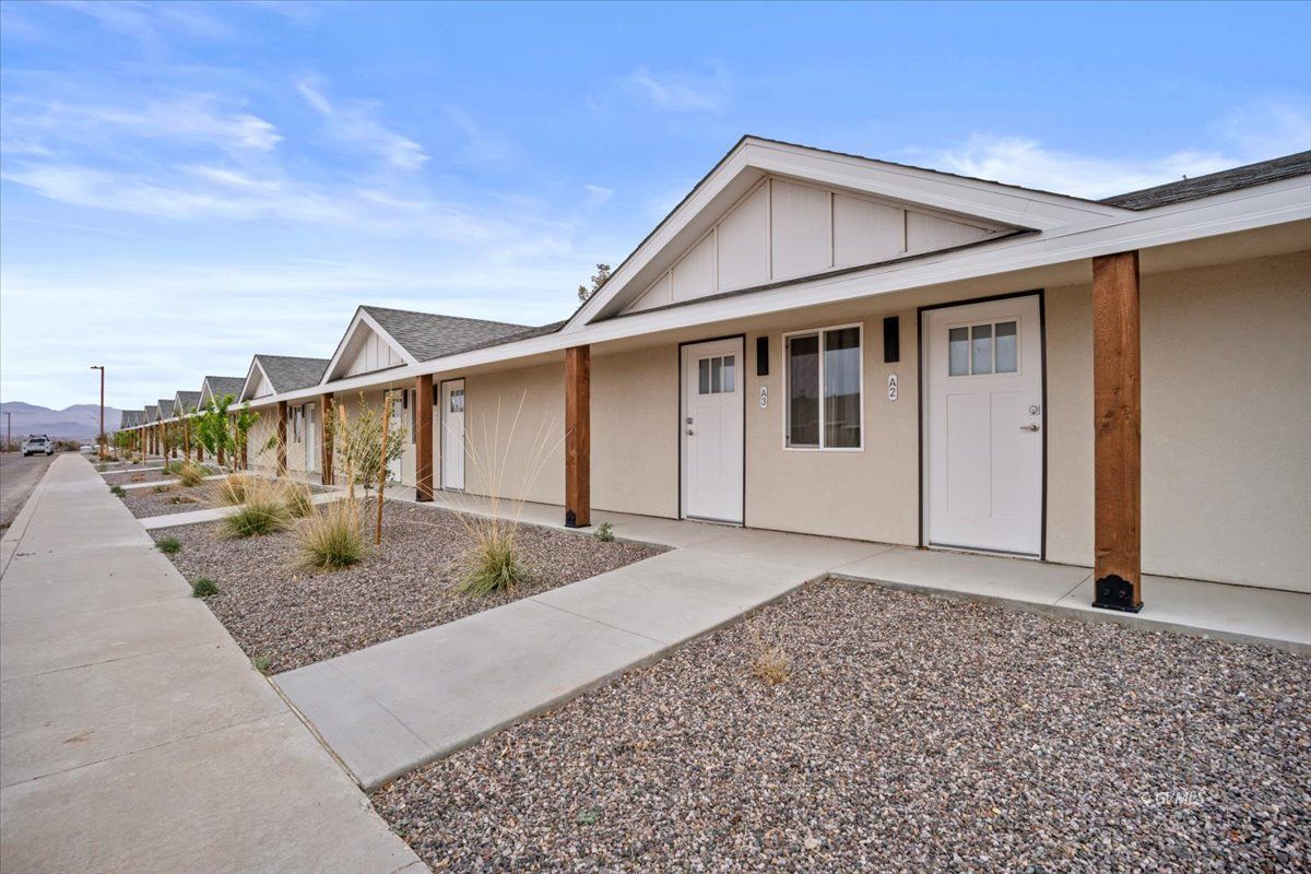 1879 PepperTree Dr B4
