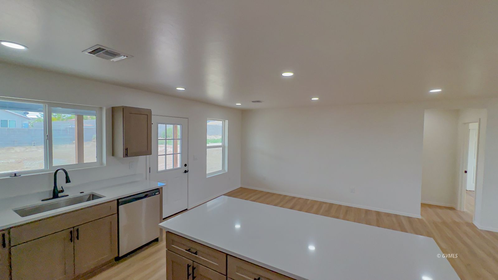 593 W Frying Pan Rd