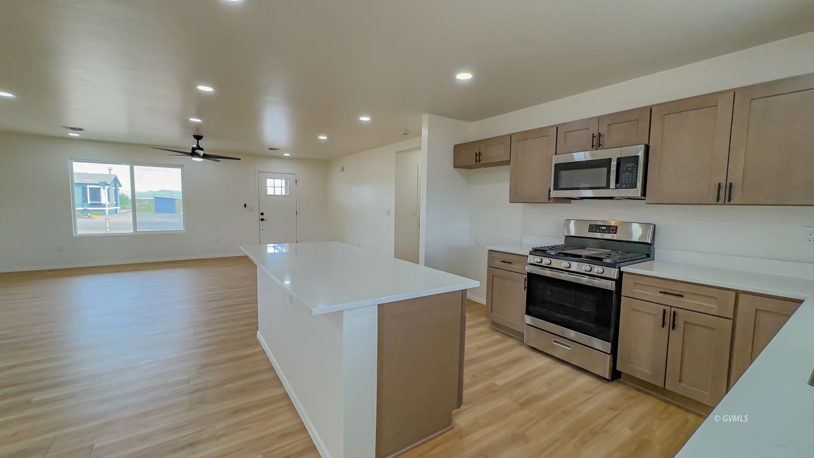 593 W Frying Pan Rd