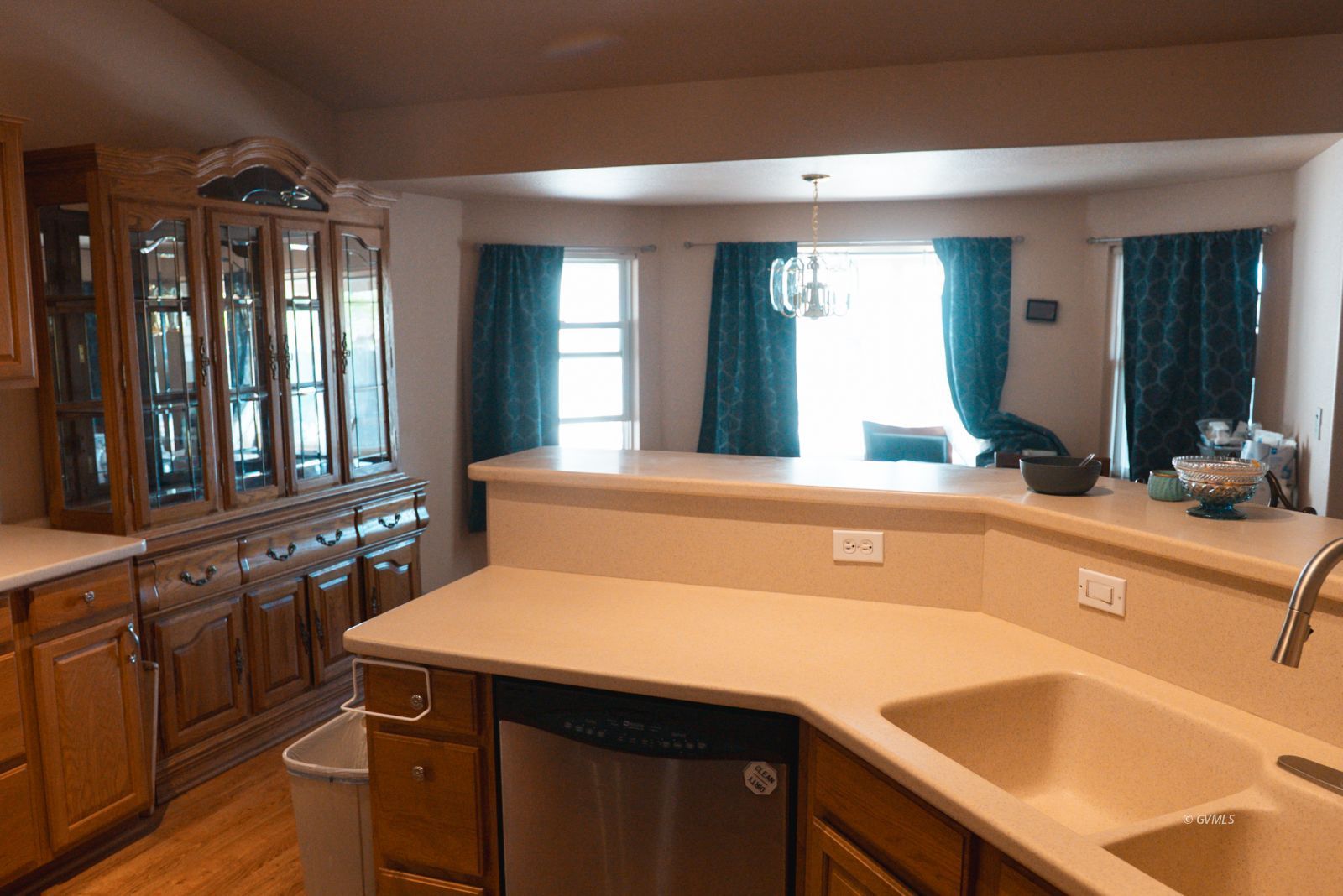 2692 W Dove Ln