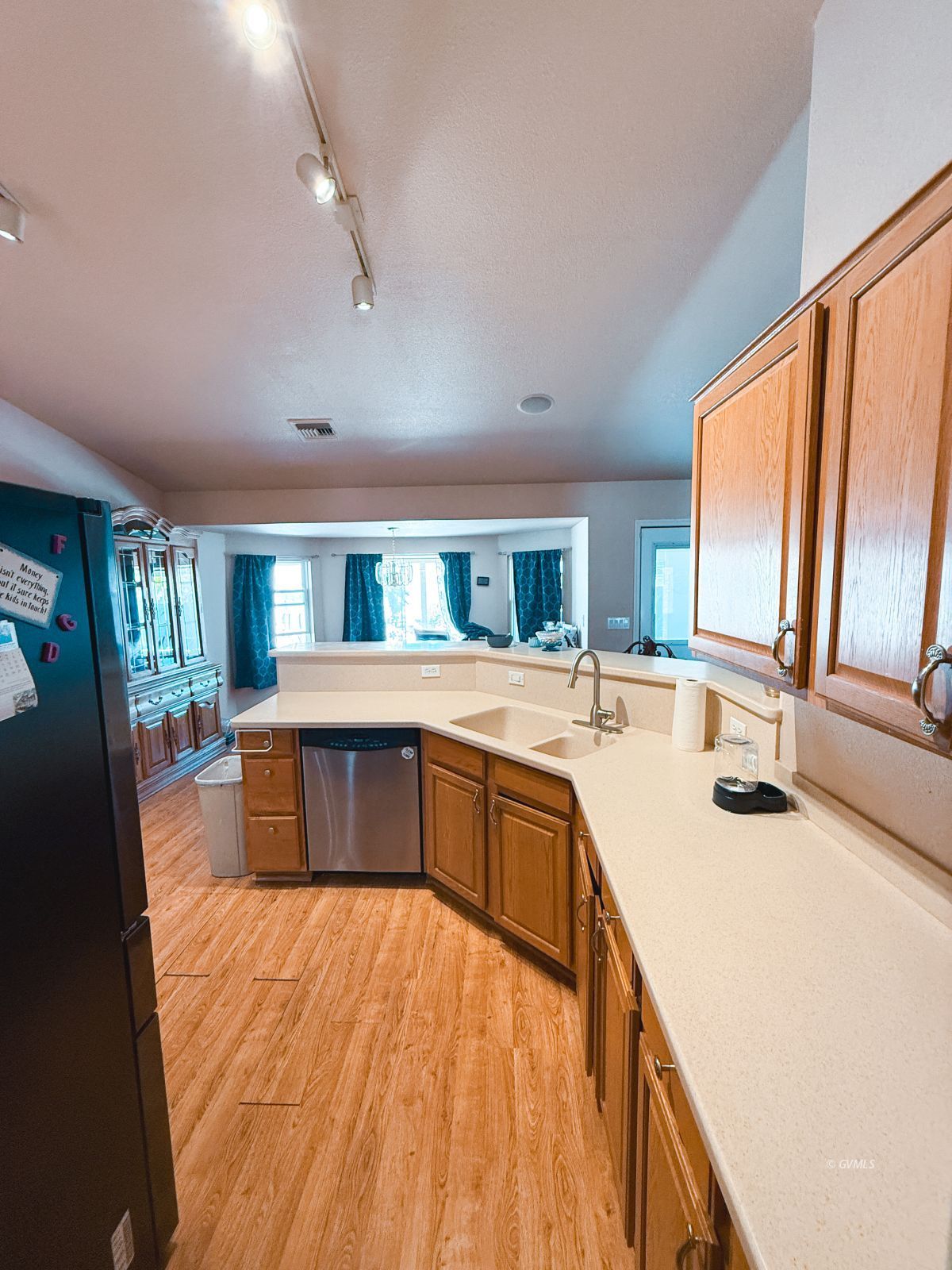 2692 W Dove Ln
