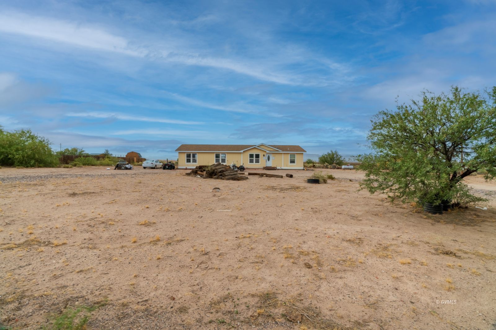 3806 E Busby Dr