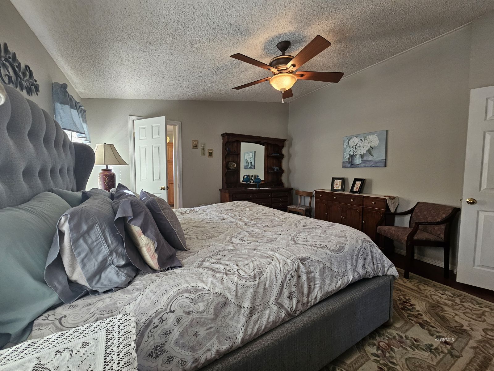 1101 E 67TH Place