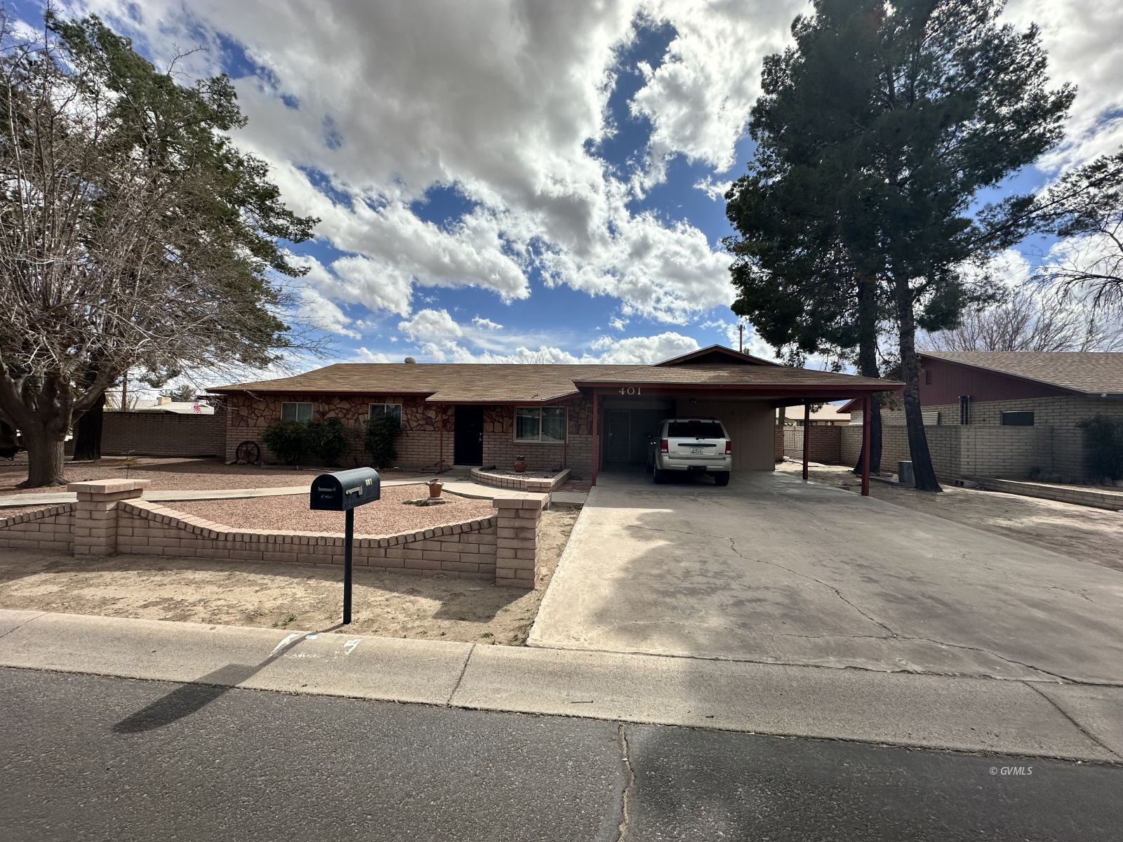 401 W Bonita St