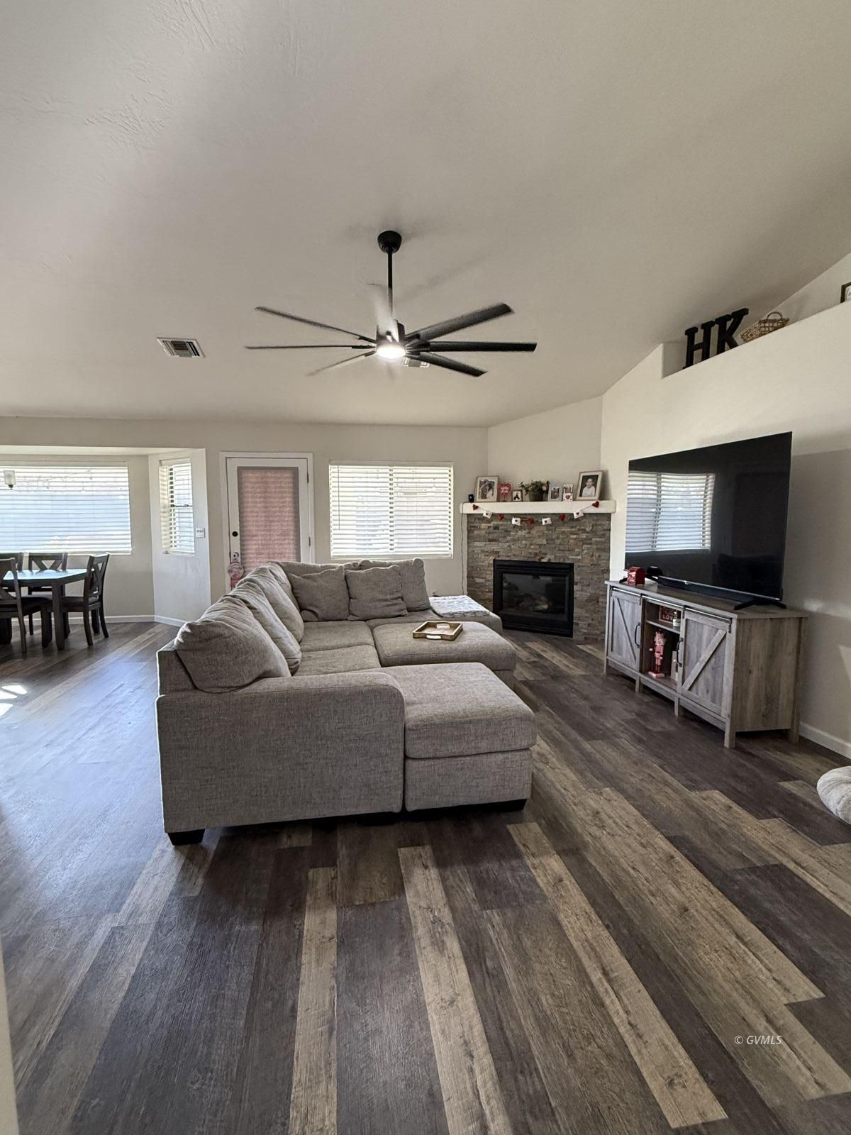 1472 S Roadrunner Ln