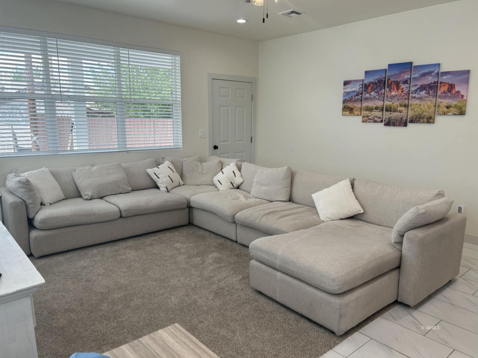 4 W COLONIAL VILLAGE