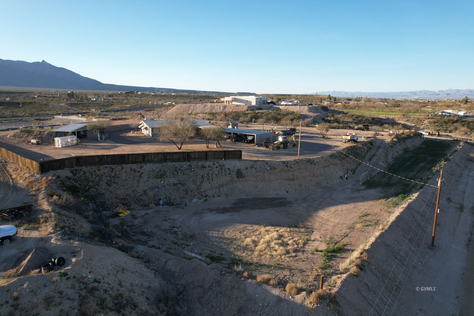 223 E Calle De Buena Vista