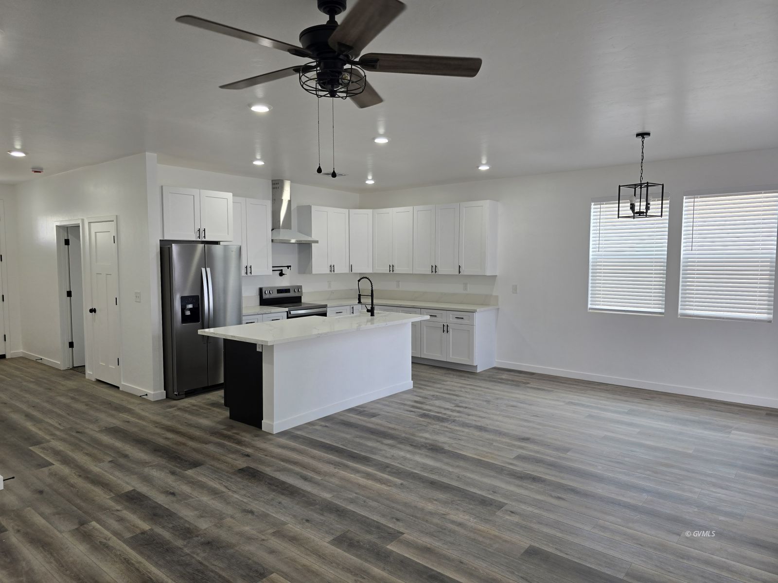 2901 W Eagle Dr