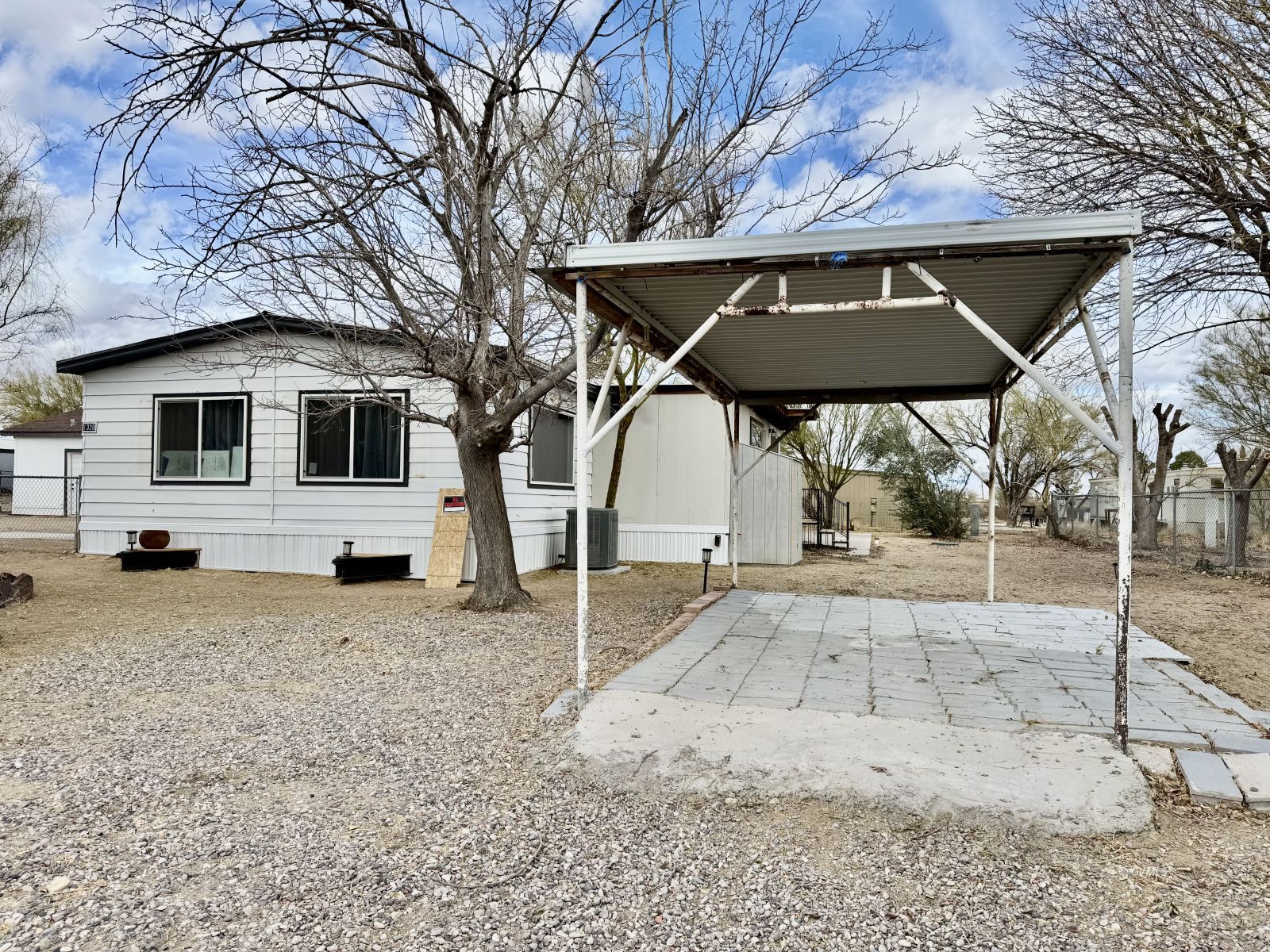 1332 &1320 W Ocotilla St