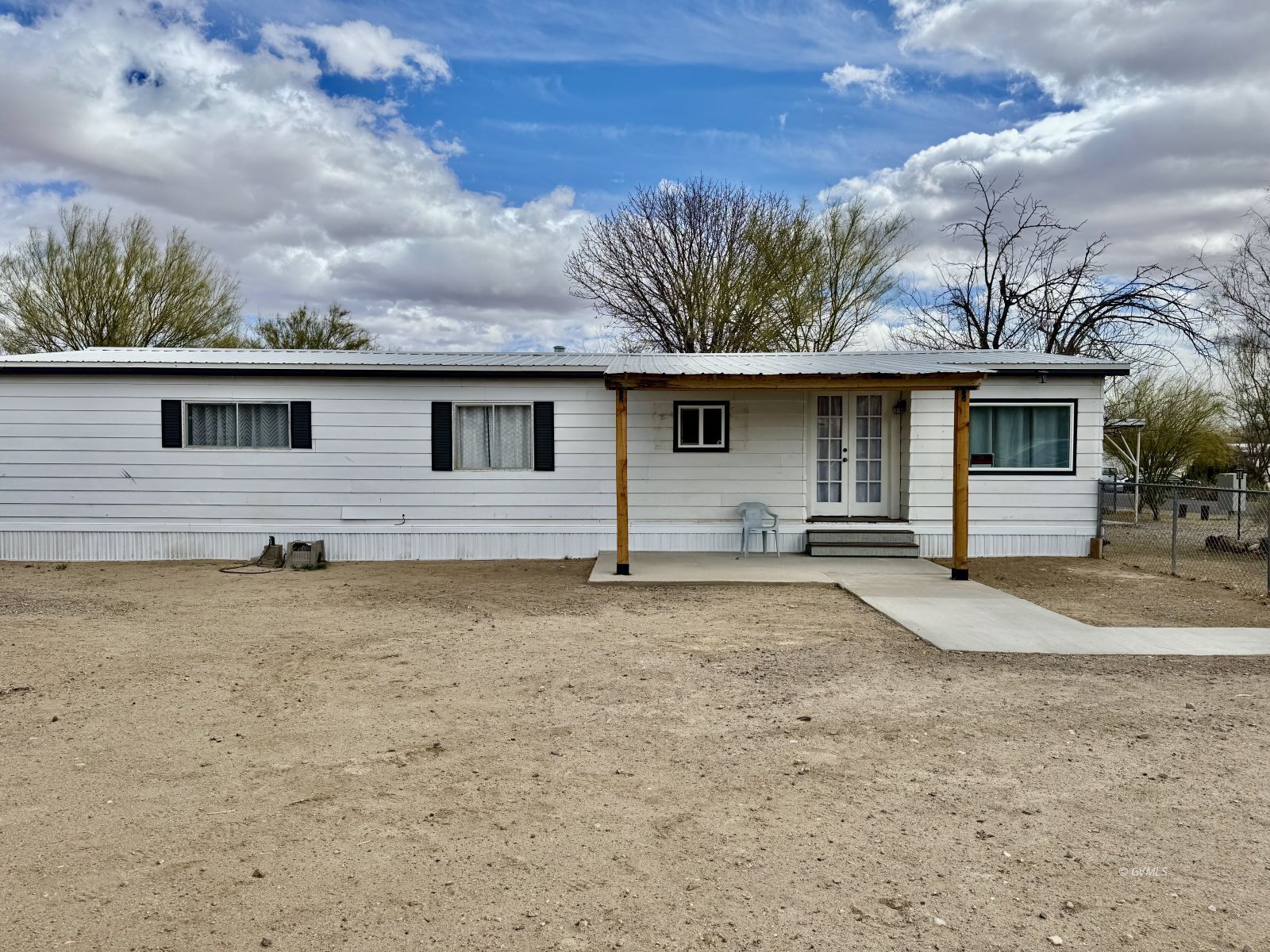1332 &1320 W Ocotilla St