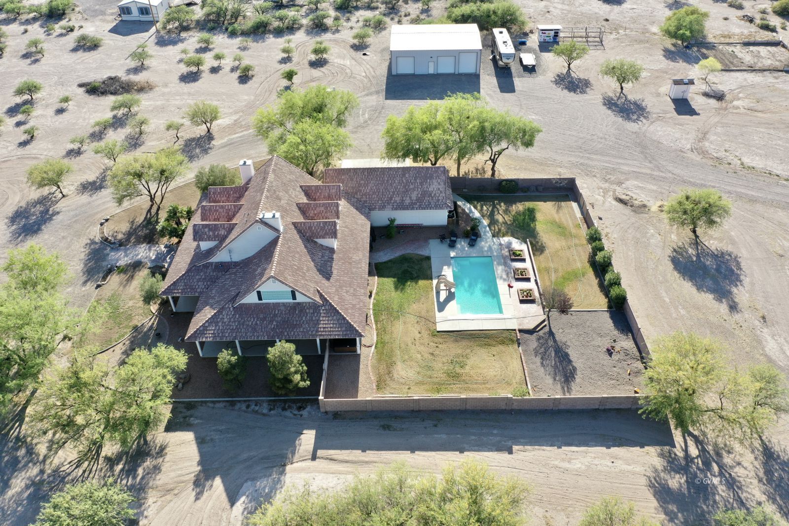 242 E Roper Lake Rd