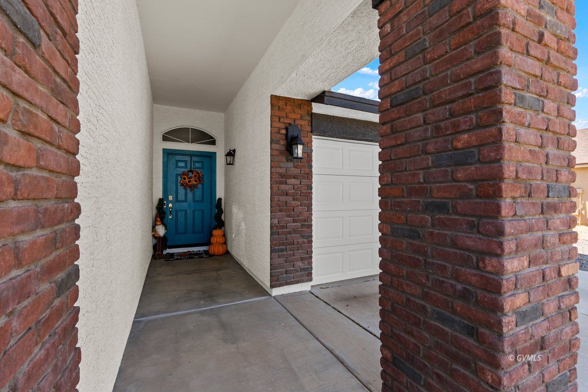 1521 E Hobble Creek Dr