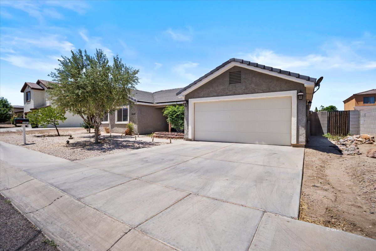 1672 N Eloisa Ln