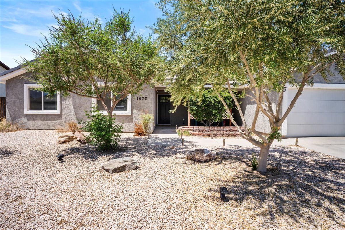 1672 N Eloisa Ln