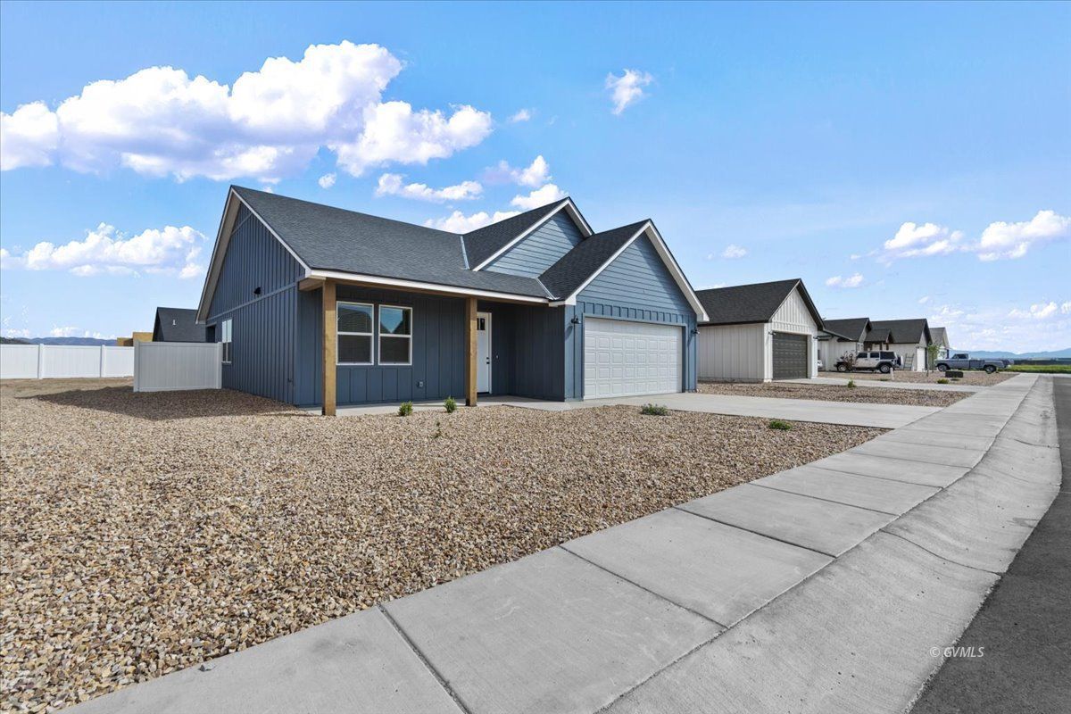 2926 W Joshua Dr