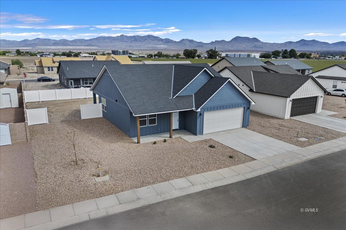2926 W Joshua Dr
