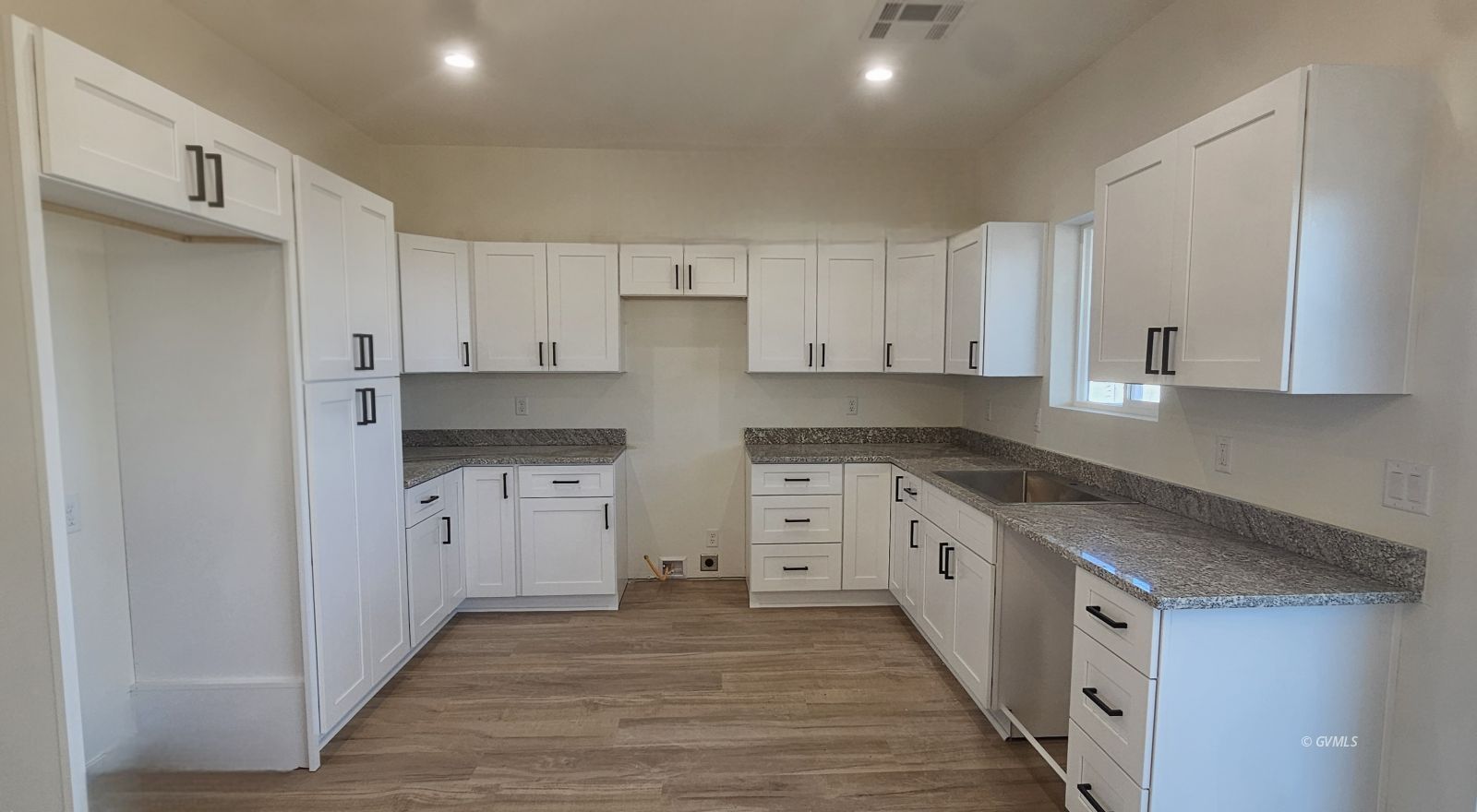 8583 S Thunderbird Dr