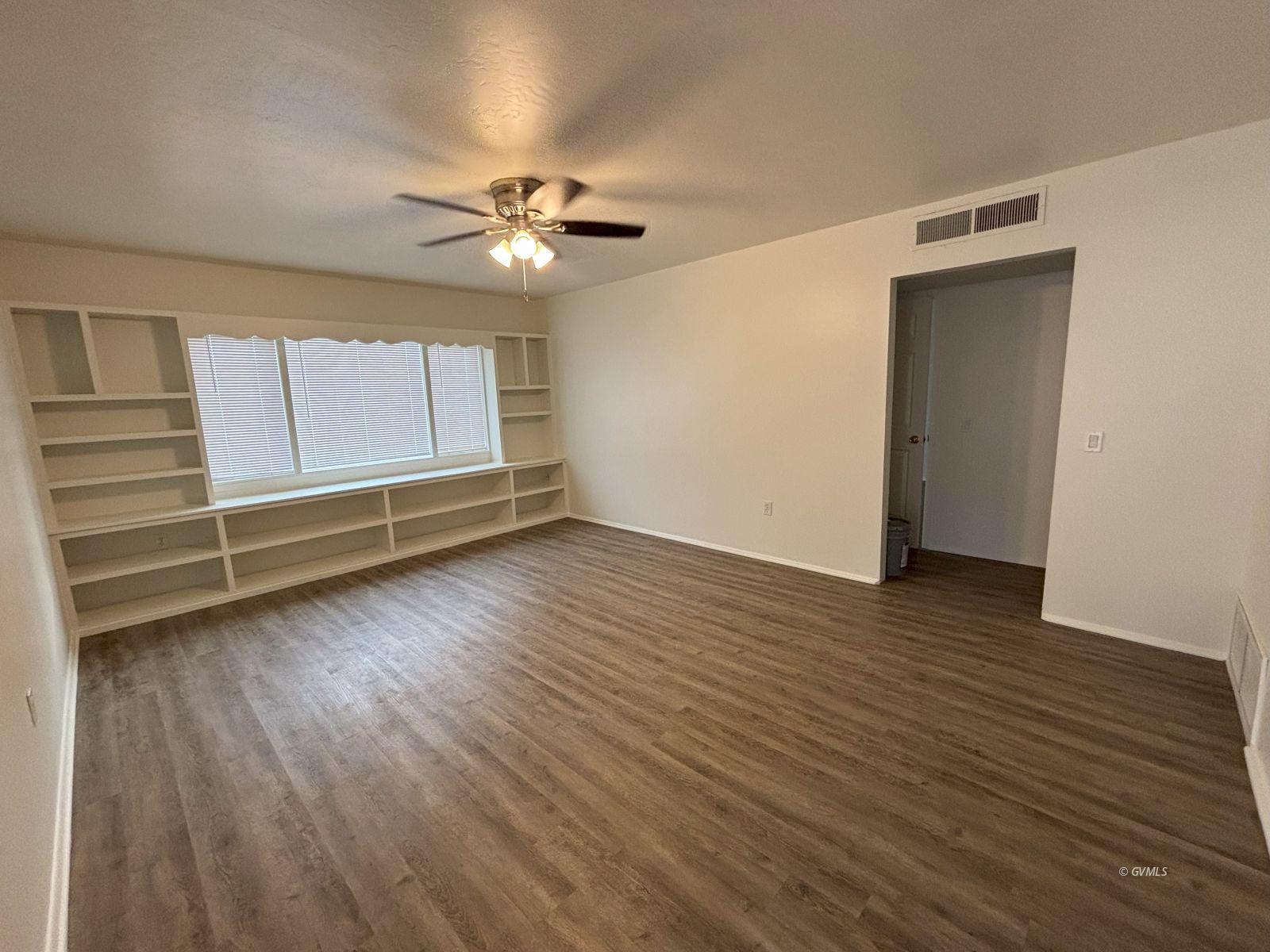 1022 W Santa Fe St