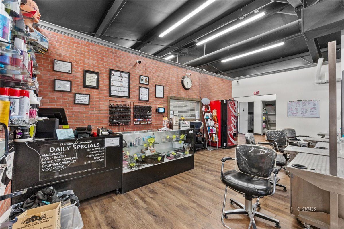1550 W Thatcher Blvd