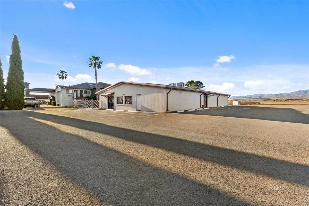 1550 W Thatcher Blvd